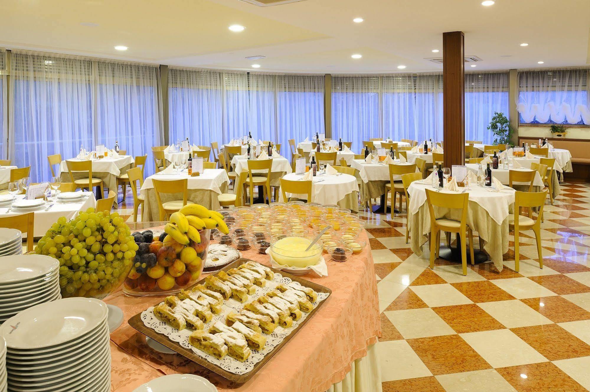 Club Hotel E Residence La Vela توربولي المظهر الخارجي الصورة